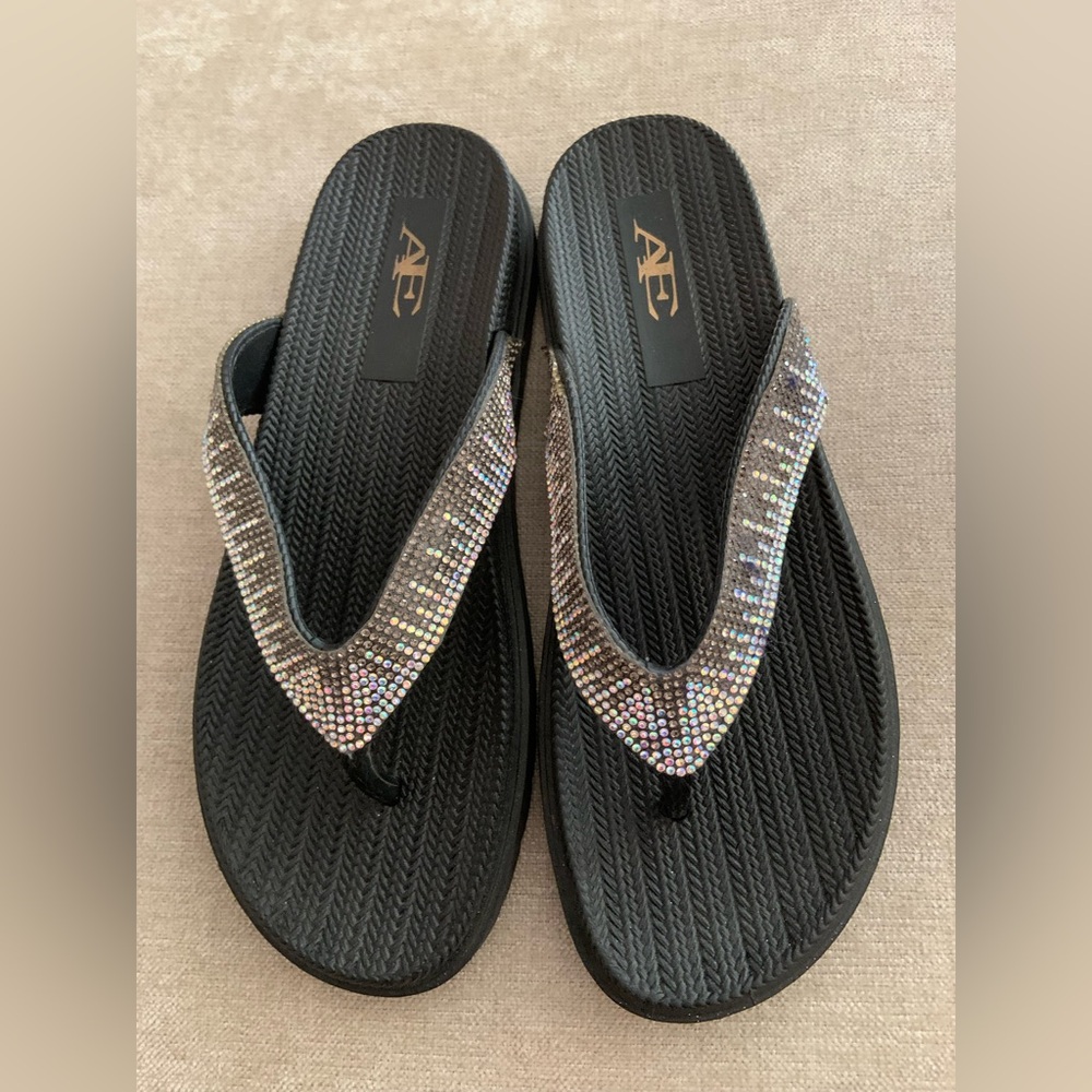 American Eagle  Black Rhinestone Strap Women's Flip-Flops